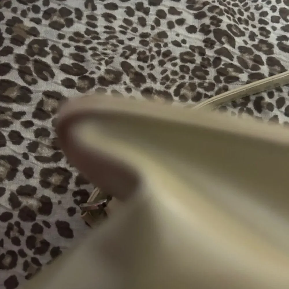 Alicia Paris Cream shoulder bag